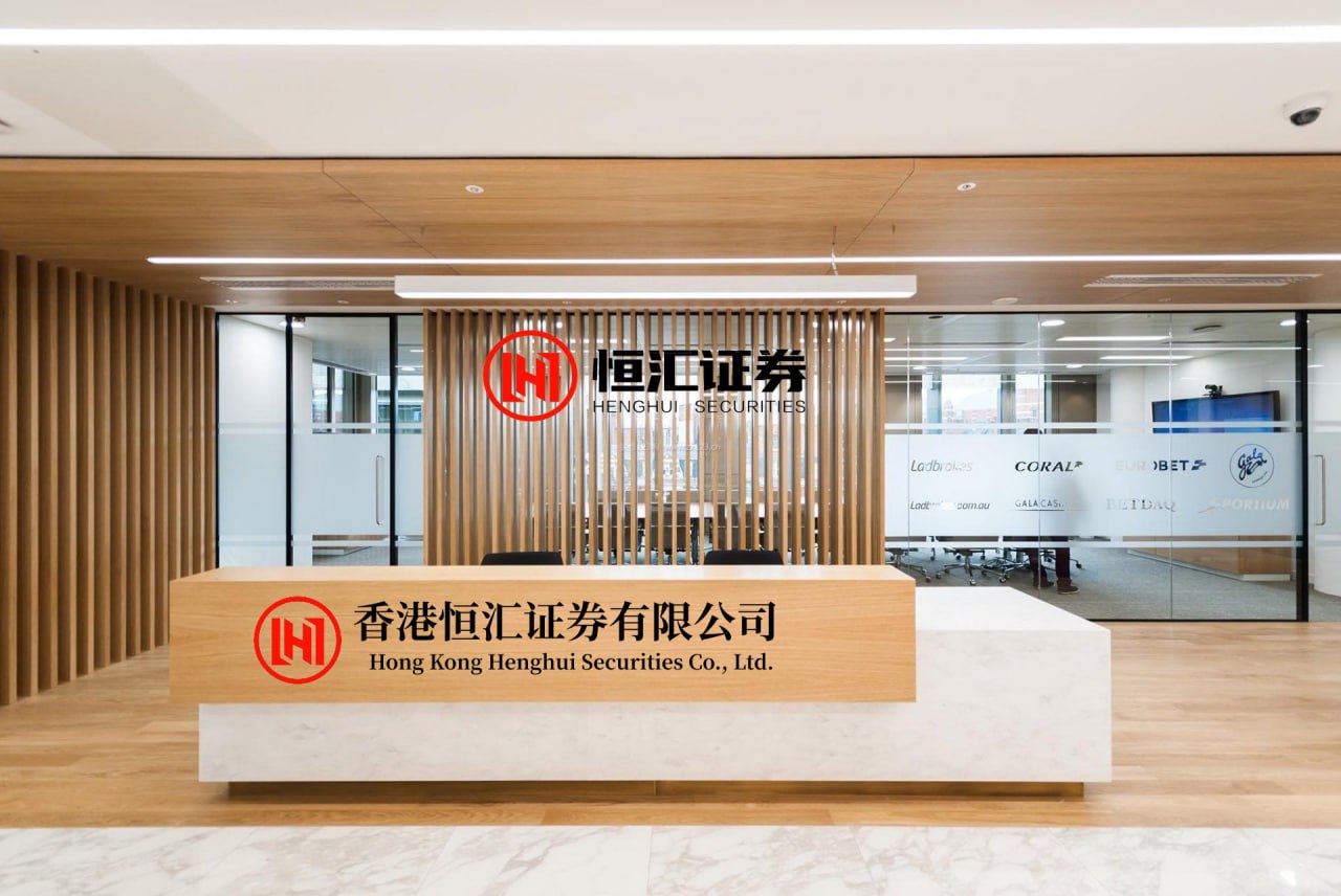宝聚荣配资 赵师傅卤味熟食教学：猪头肉老配方，超级无散肉香。今天给大家分享一个超级无敌的猪头肉配方。·白芷20克、香砂7克、八角15克、小茴香15克、甘草5克、肉桂4克、花椒20克、白芷8克、香茅草6克、栀...